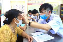 Hải Phòng dự chi hơn 900 tỷ hỗ trợ đào tạo, thu hút nhân lực ngành y của thành phố