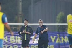 Đội tuyển Việt Nam và niềm tin cho HLV Troussier
