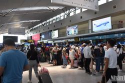 Chuyến bay dừng khẩn cấp vì hành khách nói có súng trong hành lý