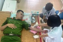 Lào Cai: Trung úy công an hiến máu cứu sống bệnh nhân bị thủng tạng rỗng
