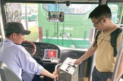 Từ ngày 15/11: Hà Nội triển khai thẻ vé xe buýt điện tử liên thông