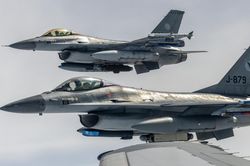 Hà Lan cấp máy bay chiến đấu F-16 để huấn luyện phi công Ukraine