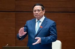 Thủ tướng trả lời chất vấn về cải cách tiền lương, nhận diện mối quan hệ 'doanh nghiệp sân sau'