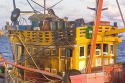Ngư dân bị tấn công bằng bom xăng và súng trên biển