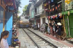 Ngành đường sắt đề nghị giải tỏa tụ điểm cà phê đường tàu