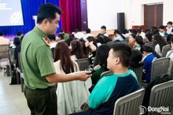 Đẩy mạnh phong trào Vì an ninh Tổ quốc trong các cơ quan, đơn vị