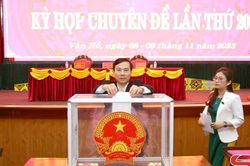 Vân Hồ lấy phiếu tín nhiệm 20 người giữ chức vụ do HĐND huyện bầu