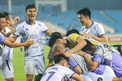 Hà Nội FC 'ngắt' cơn khủng hoảng