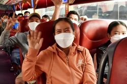 Công đoàn hỗ trợ kinh phí tàu xe cho công nhân về quê đón Tết