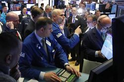 Thị trường chứng khoán thế giới ngày 10/11: Hợp đồng tương lai Dow Jones tăng nhẹ sau phiên ảm đạm