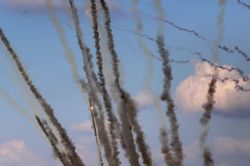 Xung đột Hamas-Israel: Hamas bắn rocket vào sâu trong lãnh thổ Israel