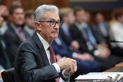 Ông Powell để ngỏ khả năng tăng thêm lãi suất