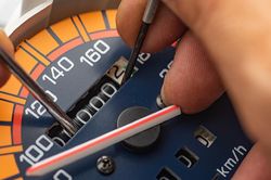 Cách kiểm tra xe có bị tua đồng hồ Odo không?