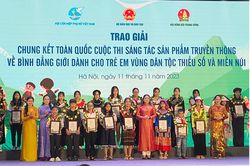 37 tác phẩm được trao giải trong cuộc thi 'Lắng nghe con nói'
