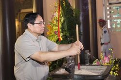 Thủ tướng dâng hương tại Khu Văn hóa tưởng niệm Chủ tịch Hồ Chí Minh ở Thanh Hóa