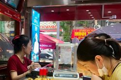 Cuối tuần, giá vàng giảm 250.000 đồng mỗi lượng