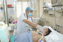 Hơn 135.800 ca sốt xuất huyết với 35 người tử vong, chuyên gia khuyến cáo không tự truyền dịch