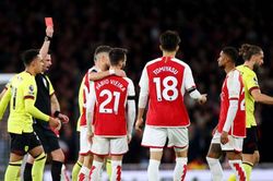 Vượt qua 'biến cố' ở cuối trận, Arsenal giành thắng lợi ấn tượng, khiến Man City gặp áp lực trước trận gặp Chelsea