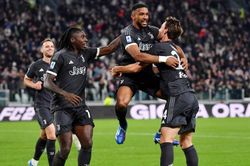 Các trung vệ thay nhau ghi bàn, Juventus tạm chiếm ngôi đầu Serie A