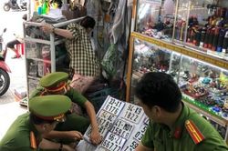 'Đột kích' các cơ sở sản xuất, kinh doanh biển số xe, Công an TPHCM phát hiện nhiều bất ngờ