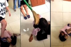Công an vào cuộc vụ nữ sinh Hà Nội bị bạn hành hung, dùng chổi quét lên đầu
