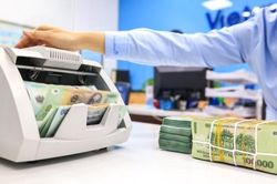Xem xét quy định tỷ lệ mức trần doanh thu kinh doanh bất động sản không vượt quá 15% doanh thu của tổ chức tín dụng