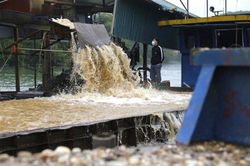 Thủ tướng: Hà Nội rà soát vụ trúng đấu giá mỏ cát gấp nhiều lần giá khởi điểm