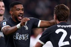 Juventus lại thắng, quyết đua vô địch mà không cần tiền đạo