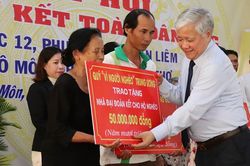 Đồng chí Đỗ Văn Chiến dự Ngày hội Đại đoàn kết toàn dân tộc tại Cần Thơ