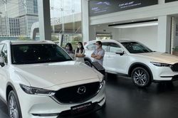 Đại lý chạy doanh số, giá xe ôtô xuống thấp chưa từng có trong tháng 10