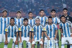 Lịch thi đấu bóng đá hôm nay 14/11: Đàn em Messi đối mặt thách thức từ Đông Á