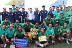 Dàn sao tuyển thủ giúp bóng đá TP.HCM có niềm vui lên hạng