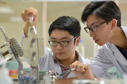 Giáo dục Đại học đối mặt 3 vấn đề lớn về tài chính
