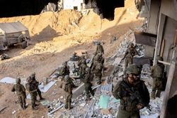 Hamas muốn thả 50 con tin để ngừng bắn, Israel bị tố tập kích cơ sở LHQ ở Gaza