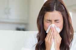 Xì mũi như thế nào mới là đúng cách để không gây tổn thương mũi?