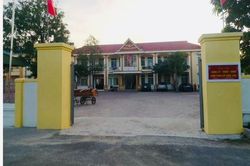 Phó chủ tịch xã ở Hà Tĩnh thu 8 triệu của dân để làm giấy khai sinh