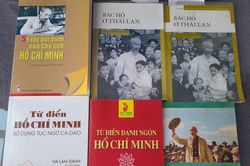 Thợ uốn tầm vông mê làm sách về Bác Hồ