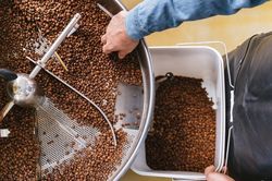 Giá cà phê hôm nay 14/11: Tồn kho giảm mạnh, giá Robusta lên cao nhất hơn 2 tuần