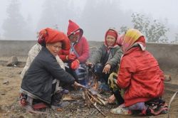 Miền Bắc rét căm căm, miền Trung mưa tầm tã