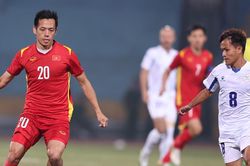 Những phép thử 'độc, lạ' của HLV Troussier