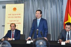 APEC 2023: Chủ tịch nước Võ Văn Thưởng gặp mặt lãnh đạo, cán bộ các Cơ quan đại diện Việt Nam tại Hoa Kỳ
