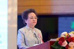 Hai mẹ con doanh nhân Nguyễn Thị Nga 'sang tay' 2 triệu cổ phiếu SSB