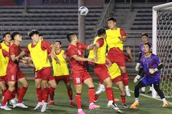 Tin nóng thể thao tối 16/11: Báo Anh dự đoán kết quả trận Philippines vs Việt Nam, MU cho phép 7 cầu thủ ra đi