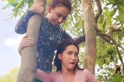 Hòa Minzy trèo cây, đội thùng bia tại đám cưới Puka - Gin Tuấn Kiệt