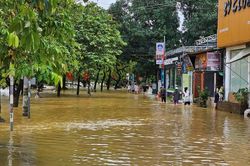 Nước vừa rút, cảnh báo mưa lớn tái diễn