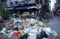 Xử lý triệt để tình trạng xả rác, lấn chiếm lòng lề đường