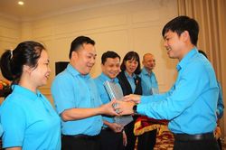 Gặp mặt cán bộ công đoàn chuyên trách đã và đang công tác trong ngành giáo dục