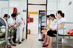 Cấp cứu, điều trị gần 1.000 bệnh nhân trong mưa lũ