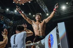 Nguyễn Trần Duy Nhất thắng vang dội tại sự kiện võ thuật bậc nhất châu Á, hạ knock-out cao thủ Đông Nam Á bằng tuyệt kỹ
