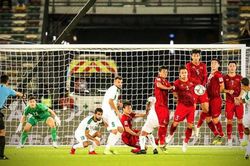 Khoảnh khắc 'siêu nhân' giúp ngôi sao Serie A đánh bại Văn Lâm đúng phút cuối, Iraq nhọc nhằn vượt qua ĐT Việt Nam